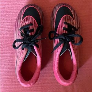 Girls Nike soccer shoes